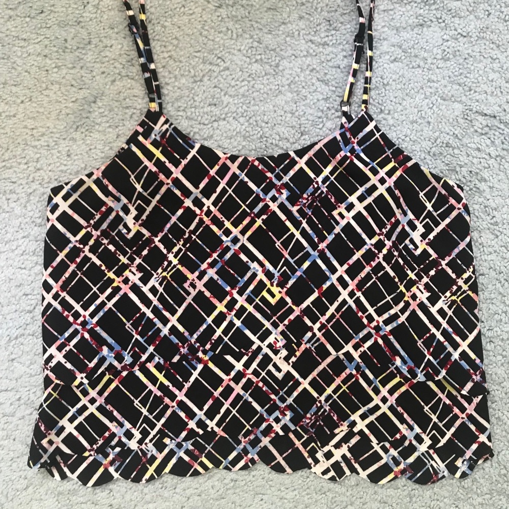 Scalloped flowy tank